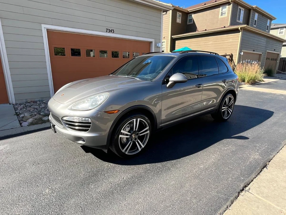 2012 Porsche 958 Cayenne S - Image 2 of 22