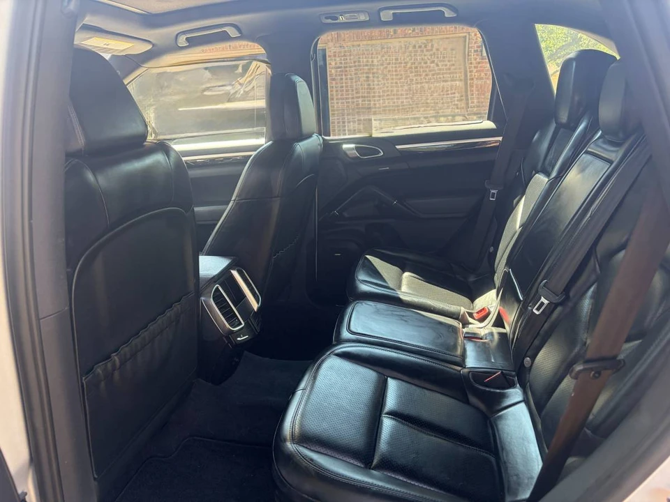 2012 Porsche 958 Cayenne S - Image 19 of 24