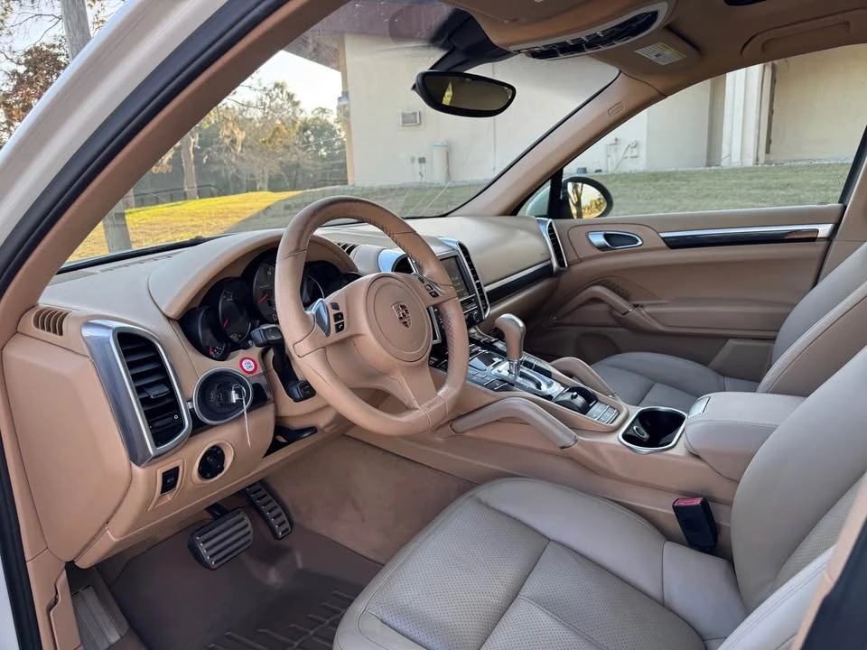 2012 Porsche 958 Cayenne S - Image 3 of 11