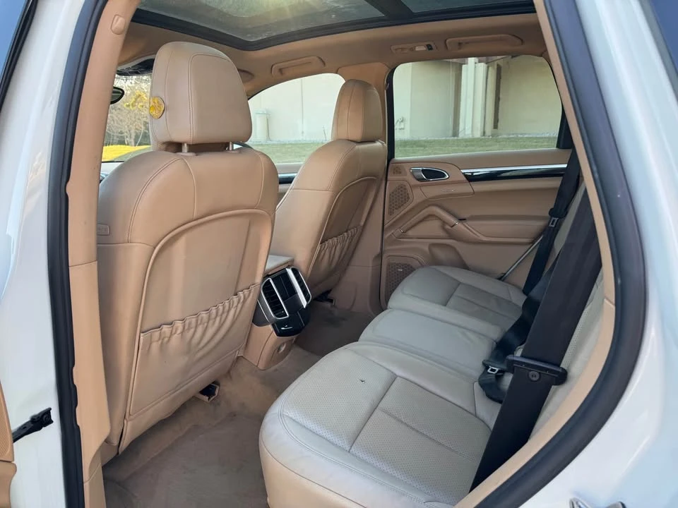 2012 Porsche 958 Cayenne S - Image 7 of 11