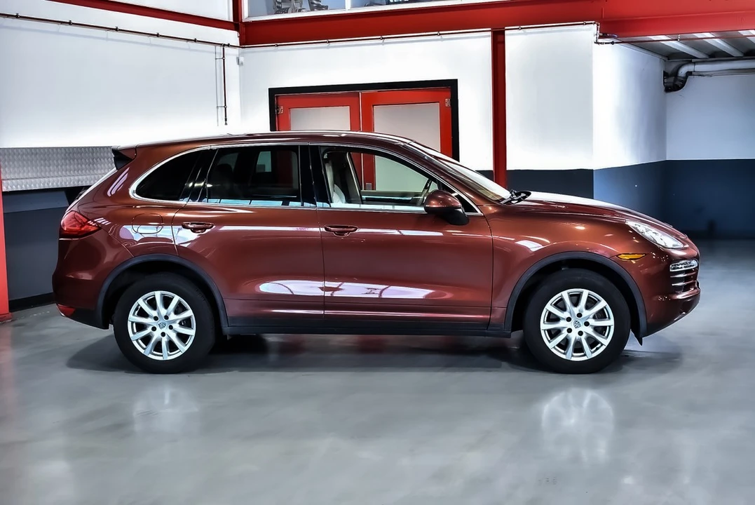 2012 Porsche 958 Cayenne - Image 14 of 30