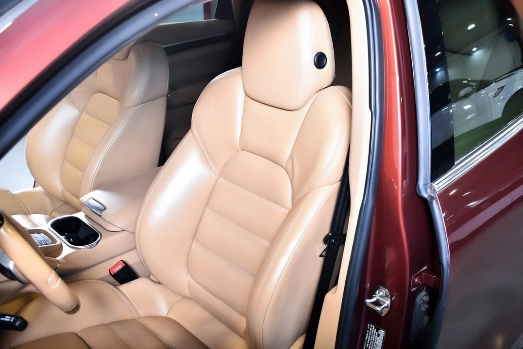 2012 Porsche 958 Cayenne - Image 28 of 30