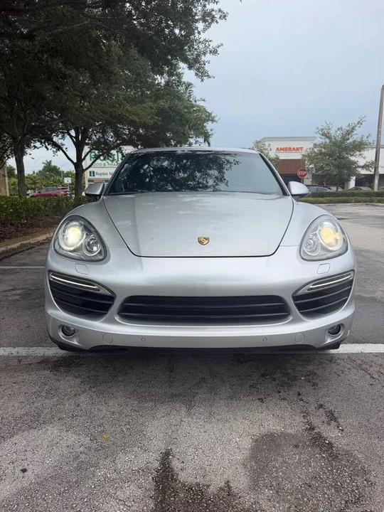 2012 Porsche 958 Cayenne - Image 2 of 9