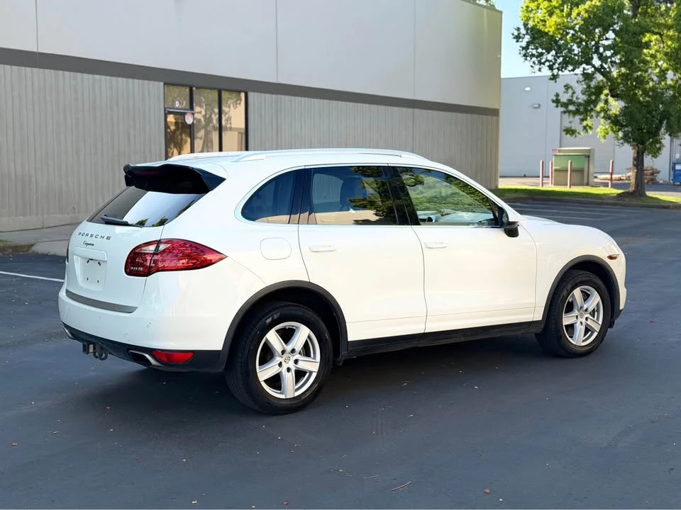 2012 Porsche 958 Cayenne - Image 4 of 17