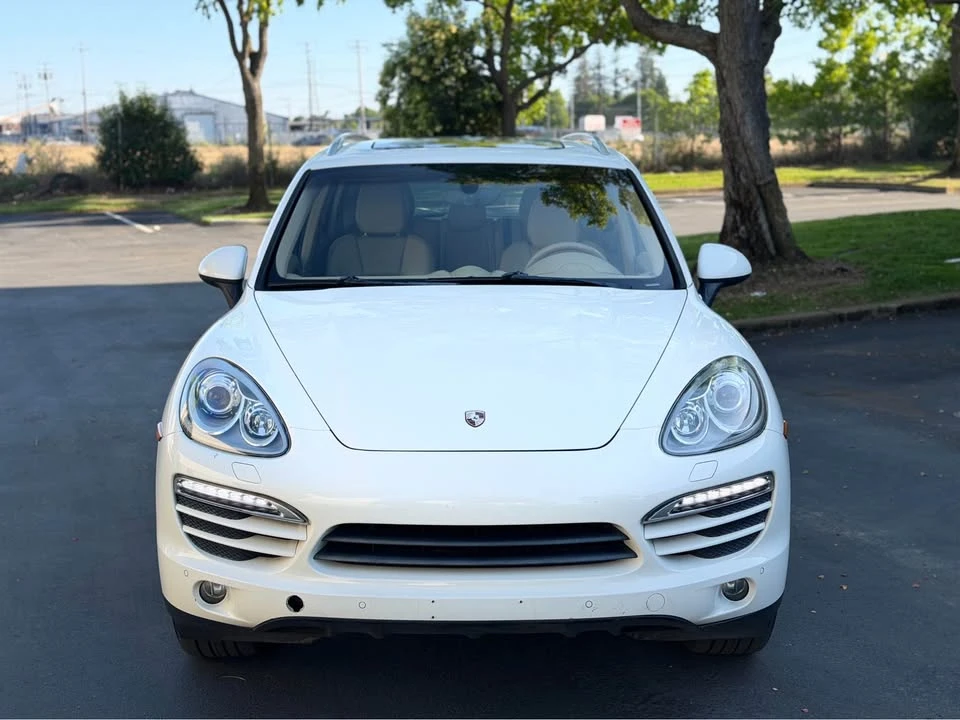 2012 Porsche 958 Cayenne - Image 2 of 17