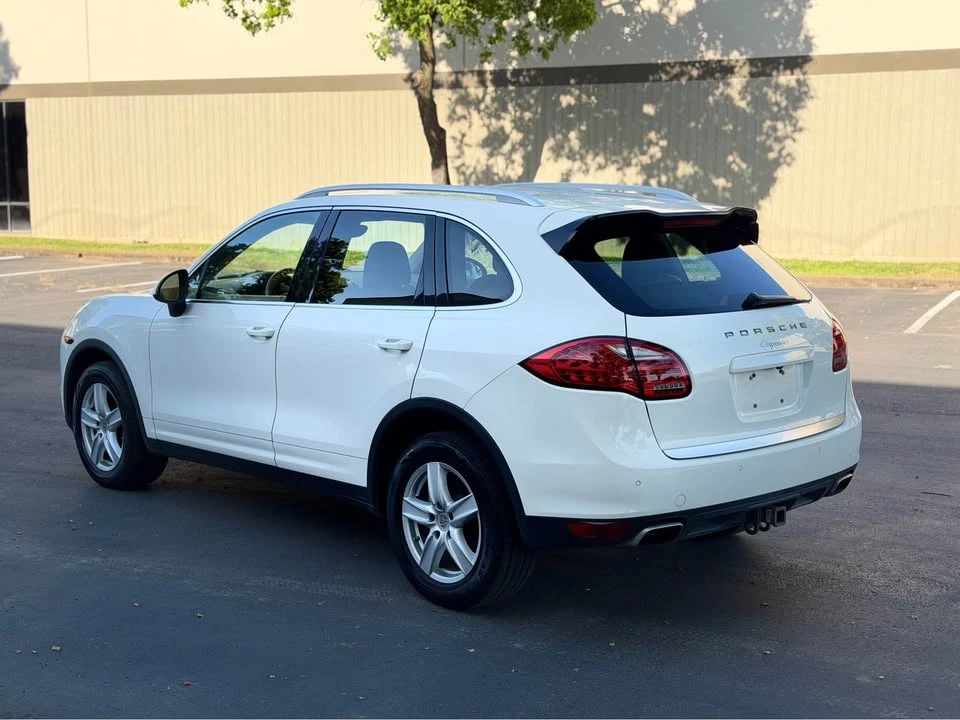 2012 Porsche 958 Cayenne - Image 6 of 17