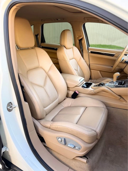 2012 Porsche 958 Cayenne - Image 13 of 17