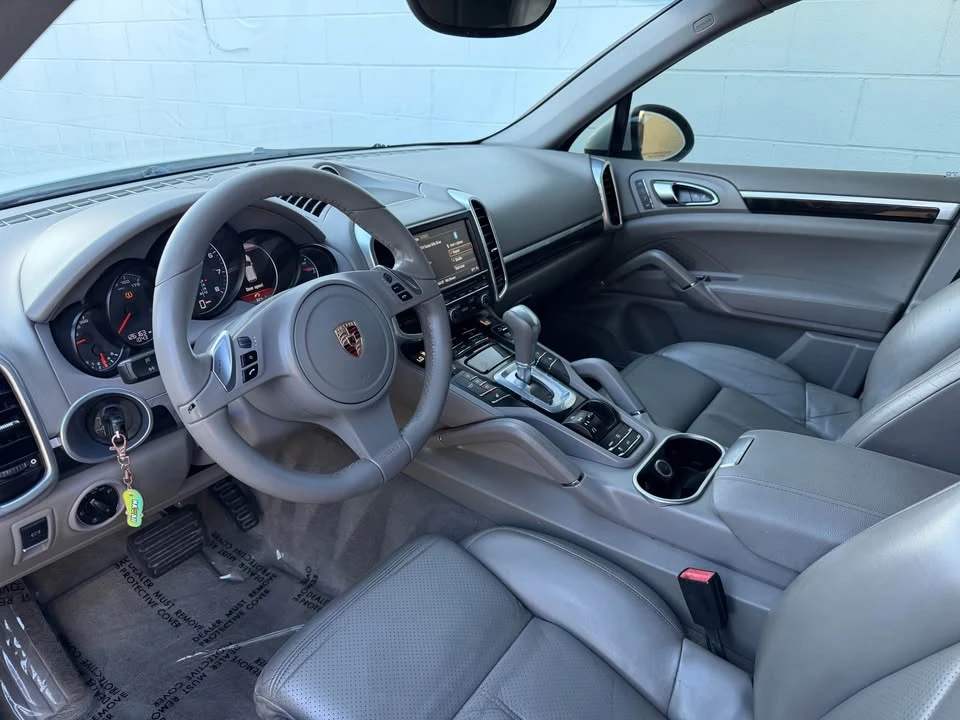 2012 Porsche 958 Cayenne - Image 9 of 18