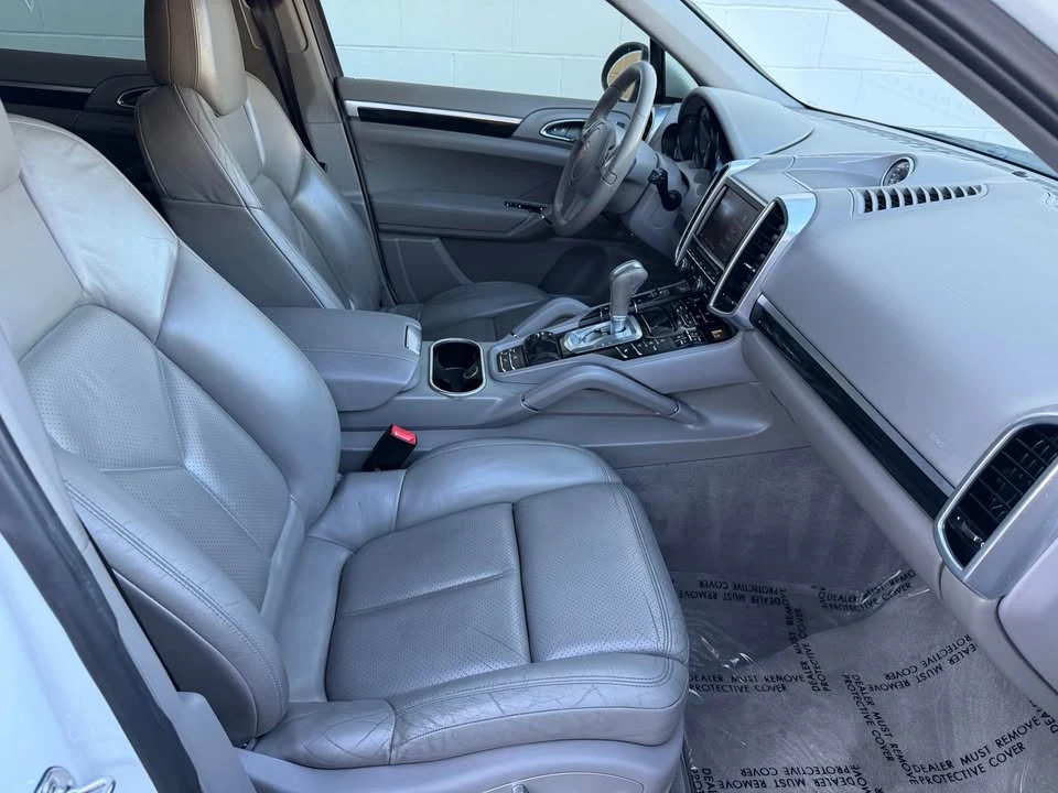 2012 Porsche 958 Cayenne - Image 14 of 18
