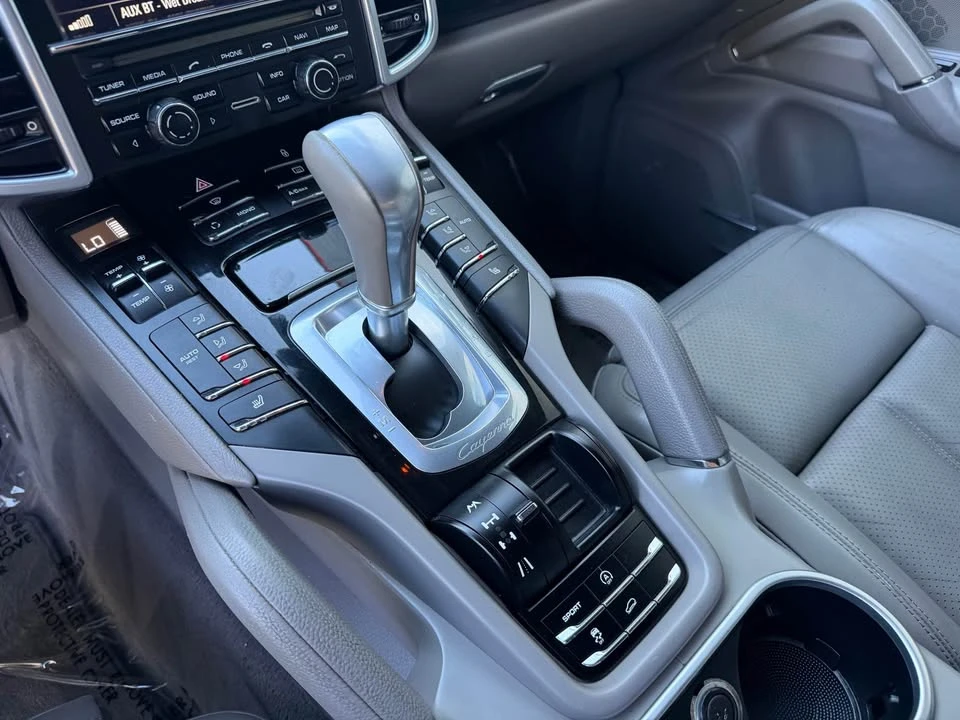2012 Porsche 958 Cayenne - Image 10 of 18