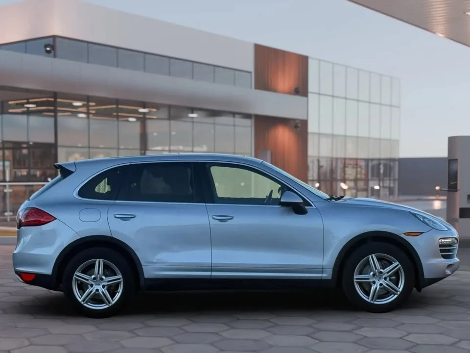 2012 Porsche 958 Cayenne - Image 8 of 20