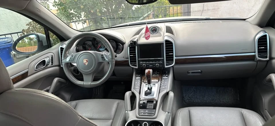 2012 Porsche 958 Cayenne - Image 7 of 10
