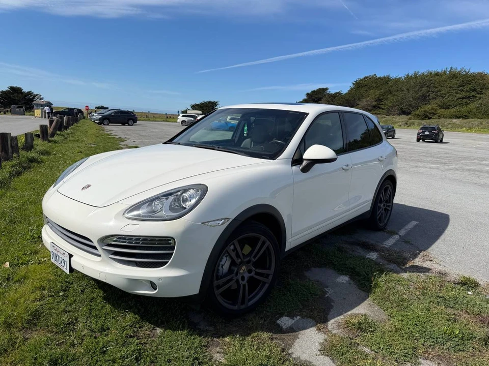 2012 Porsche 958 Cayenne - Image 2 of 10