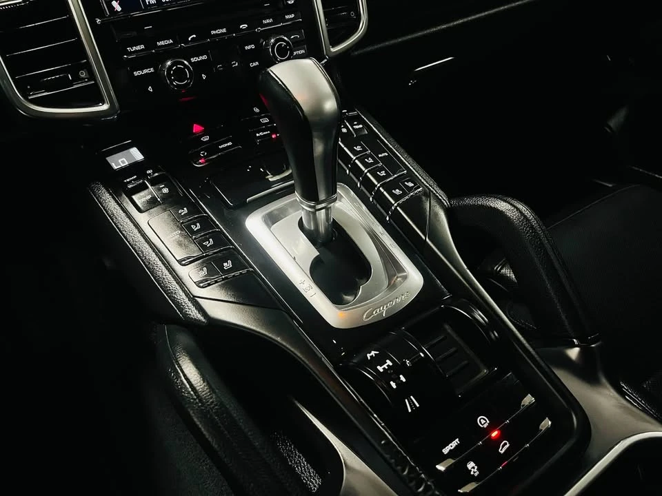 2012 Porsche 958 Cayenne - Image 17 of 20
