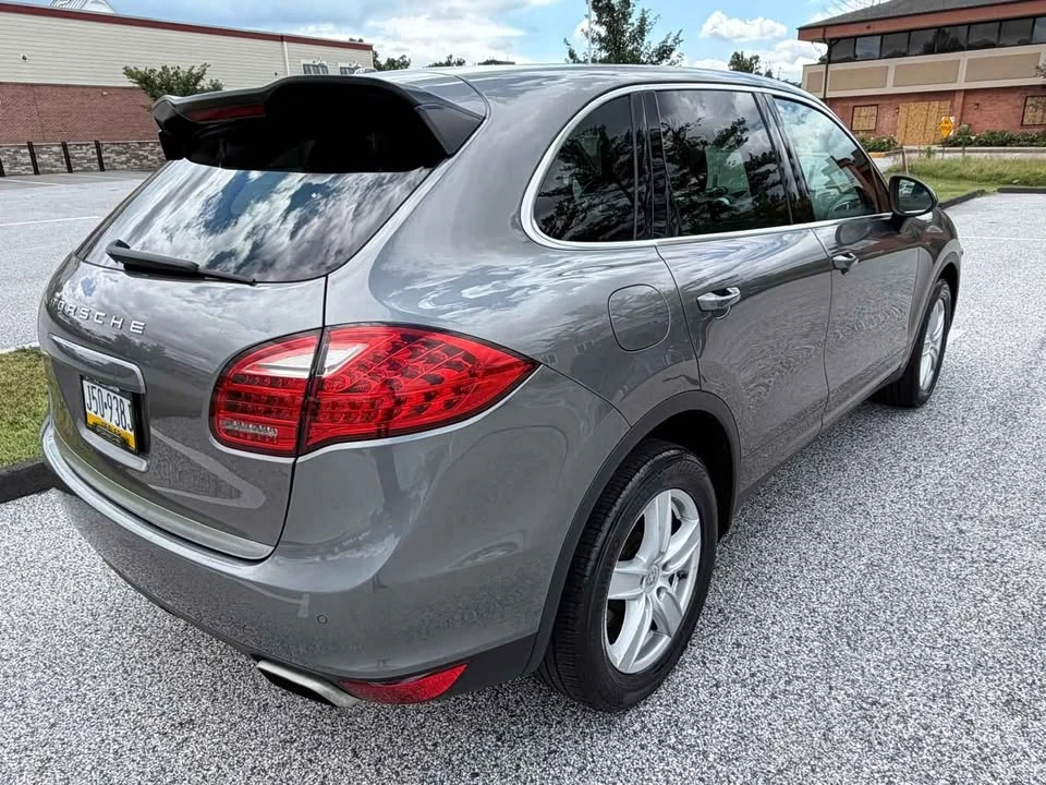2012 Porsche 958 Cayenne - Image 9 of 14