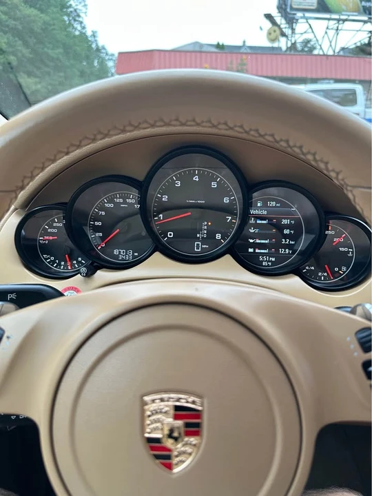 2012 Porsche 958 Cayenne - Image 14 of 19