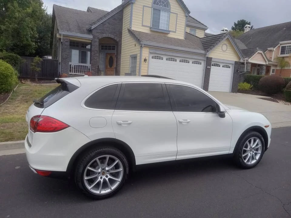 2012 Porsche 958 Cayenne - Image 2 of 12