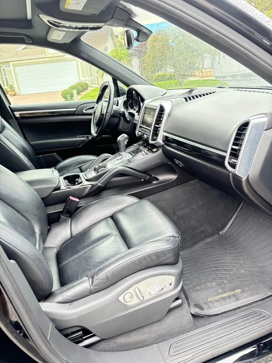2012 Porsche 958 Cayenne - Image 11 of 16