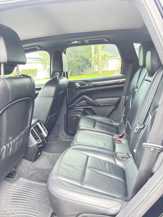 2012 Porsche 958 Cayenne - Image 8 of 16