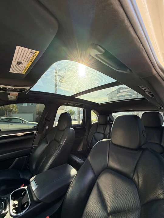 2012 Porsche 958 Cayenne - Image 8 of 20