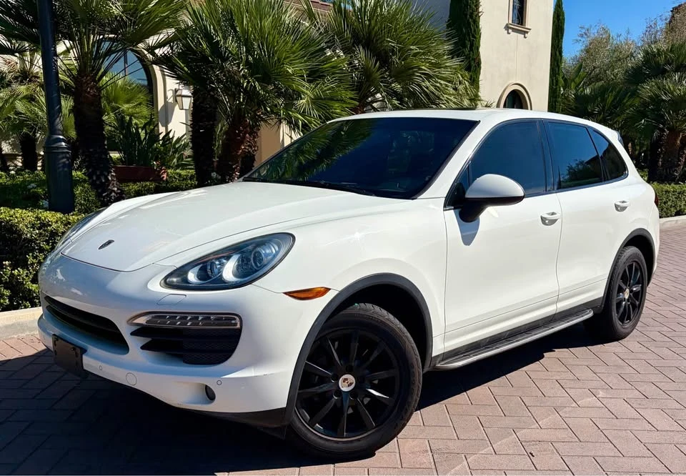 2012 Porsche 958 Cayenne - Image 2 of 20