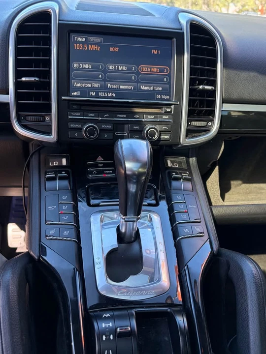 2012 Porsche 958 Cayenne - Image 6 of 20