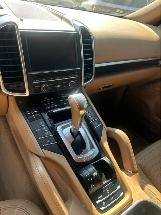 2012 Porsche 958 Cayenne - Image 10 of 20