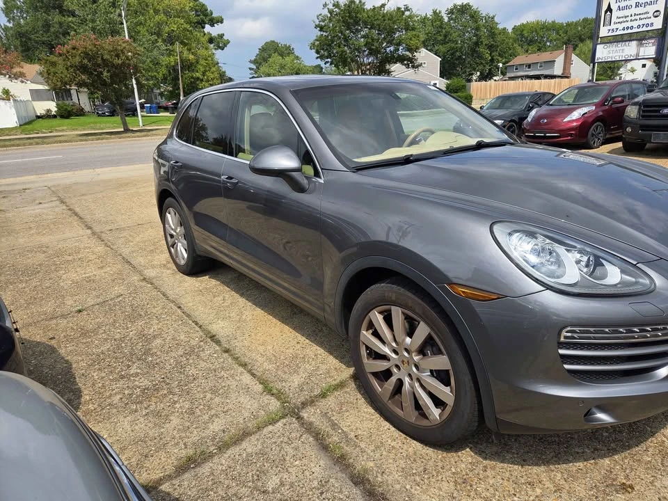 2012 Porsche 958 Cayenne - Image 2 of 6