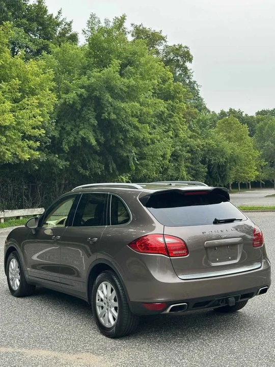 2012 Porsche 958 Cayenne - Image 2 of 16