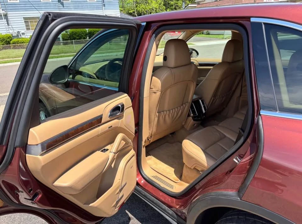 2012 Porsche 958 Cayenne - Image 8 of 16