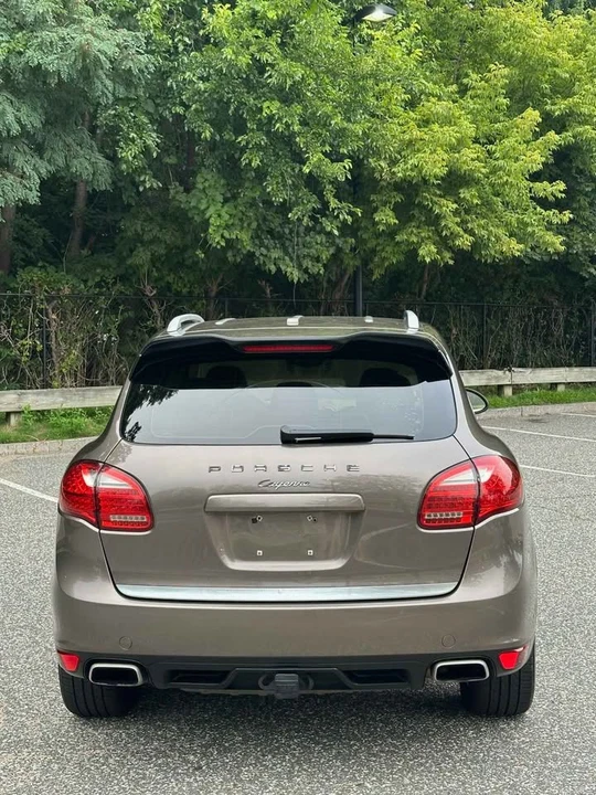 2012 Porsche 958 Cayenne - Image 4 of 16