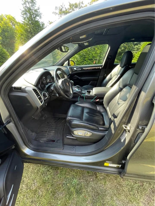 2012 Porsche 958 Cayenne - Image 8 of 15
