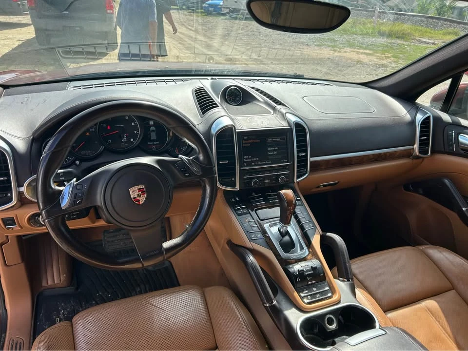 2012 Porsche 958 Cayenne - Image 8 of 9