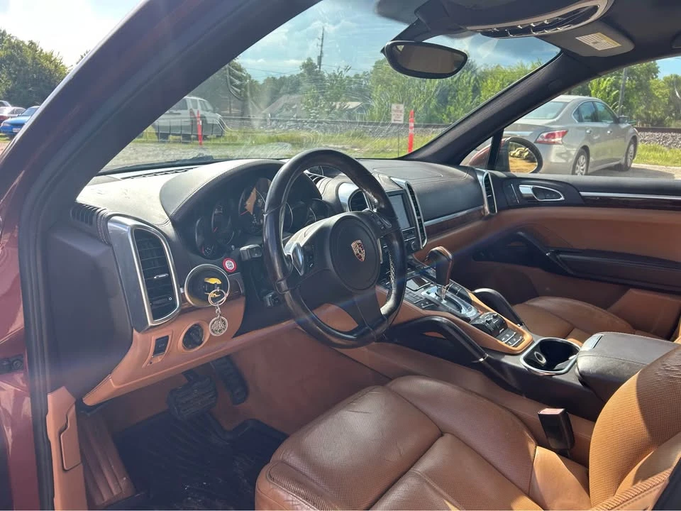 2012 Porsche 958 Cayenne - Image 6 of 9