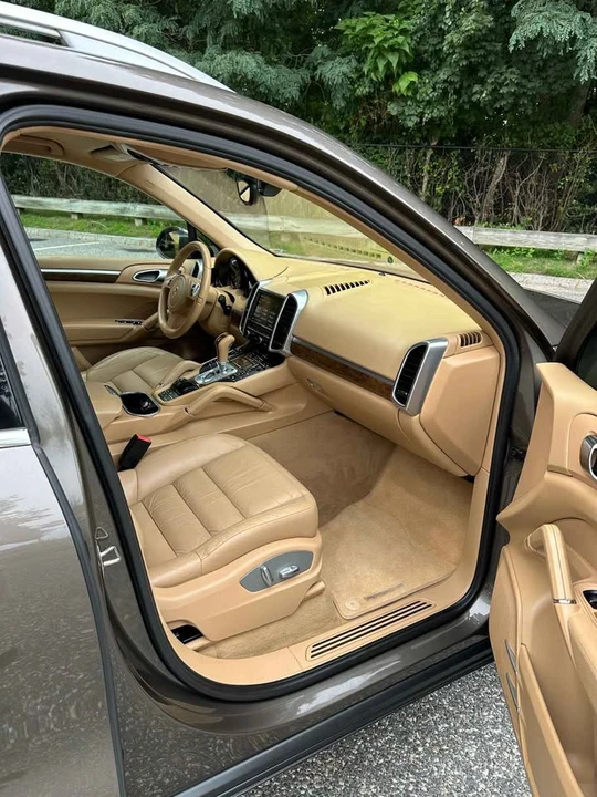 2012 Porsche 958 Cayenne - Image 8 of 16