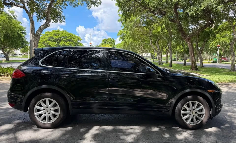 2012 Porsche 958 Cayenne - Image 3 of 18