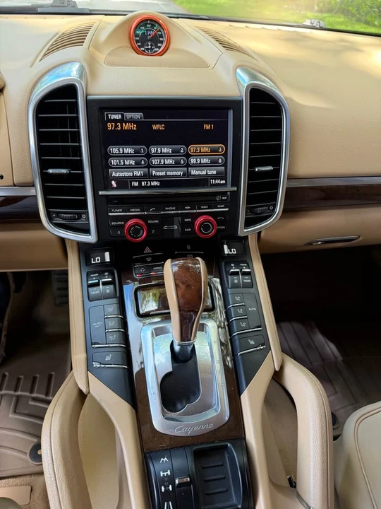 2012 Porsche 958 Cayenne - Image 10 of 18