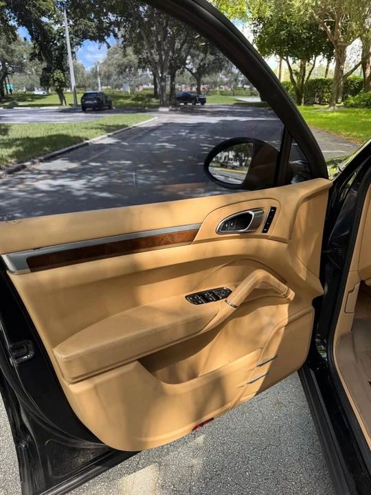 2012 Porsche 958 Cayenne - Image 15 of 18