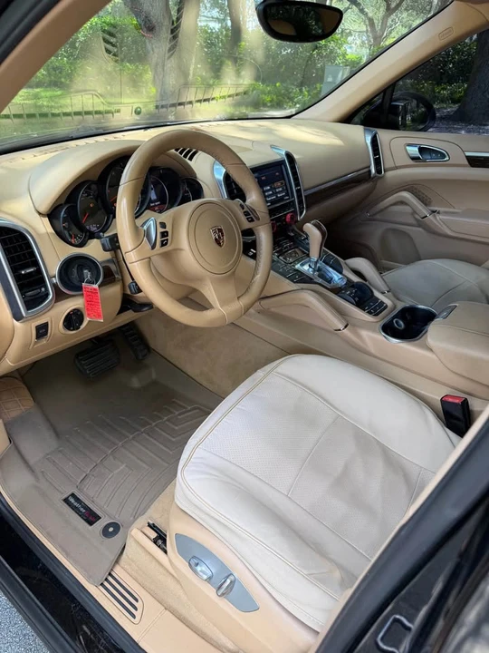 2012 Porsche 958 Cayenne - Image 12 of 18