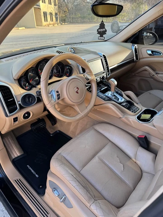 2012 Porsche 958 Cayenne - Image 9 of 20