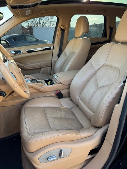 2012 Porsche 958 Cayenne - Image 10 of 20