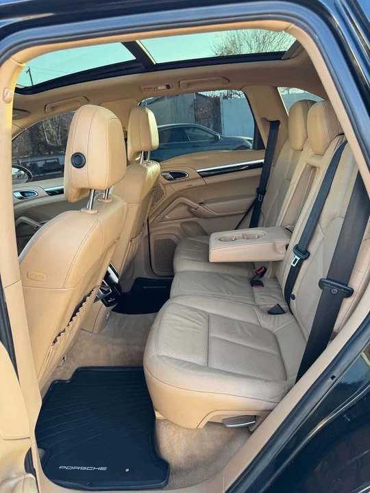 2012 Porsche 958 Cayenne - Image 12 of 20