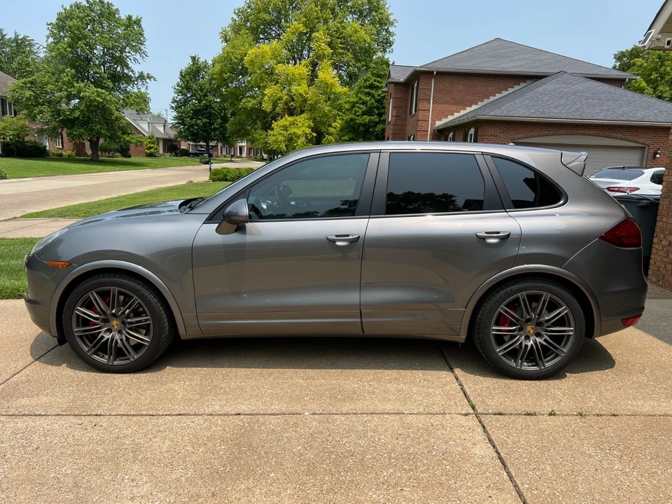 2012 Porsche 958 Cayenne Turbo - Image 2 of 13