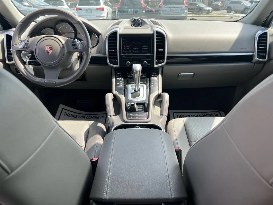 2012 Porsche 958 Cayenne - Image 10 of 17