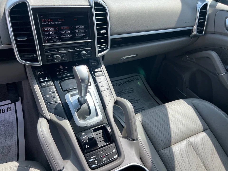 2012 Porsche - Image 12 of 17