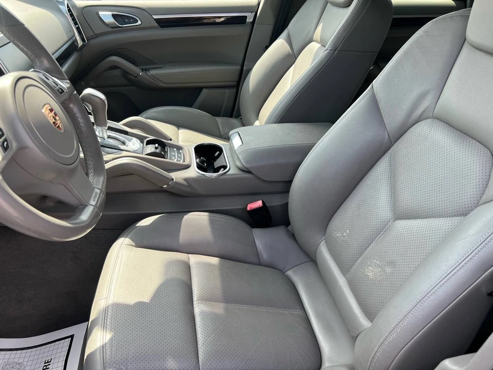 2012 Porsche 958 Cayenne - Image 7 of 17