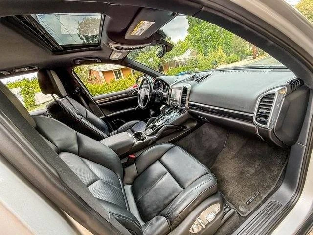 2012 Porsche 958 Cayenne - Image 11 of 20