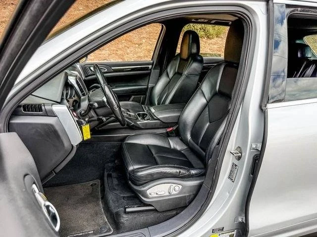 2012 Porsche 958 Cayenne - Image 9 of 20