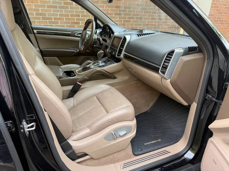 2012 Porsche 958 Cayenne - Image 25 of 31