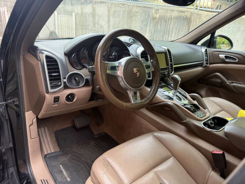 2012 Porsche 958 Cayenne - Image 2 of 31